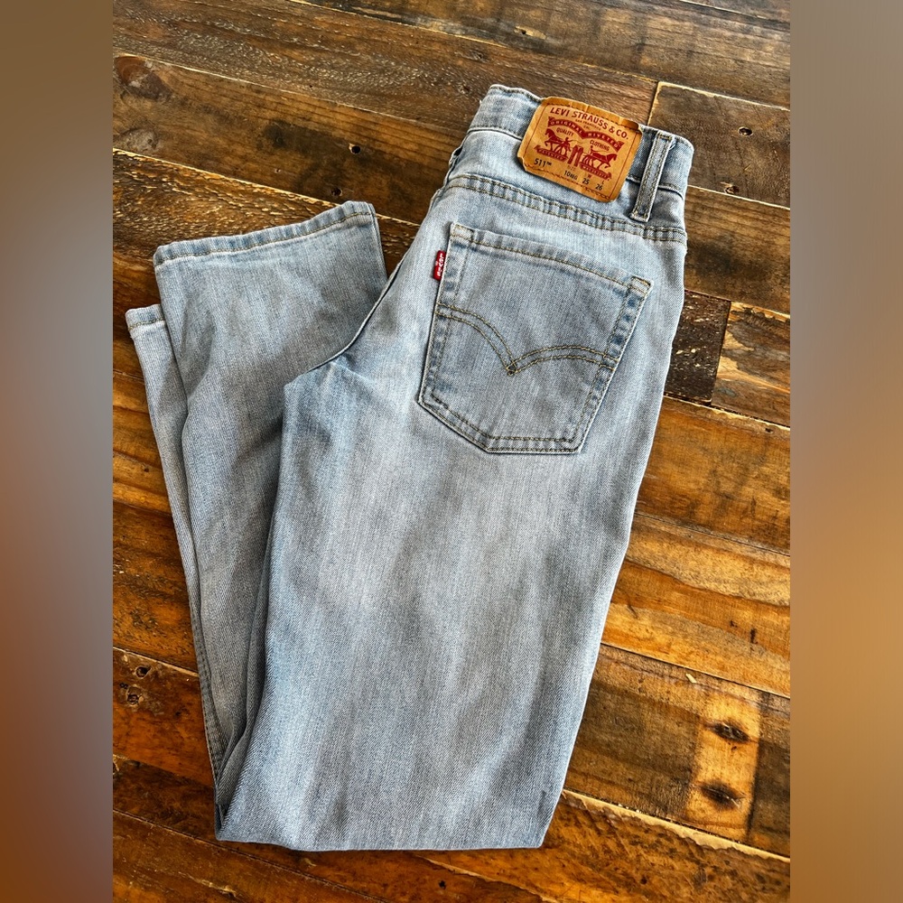 Boys Levi’s 511 in light wash with distressing - perfect for fall family photos
